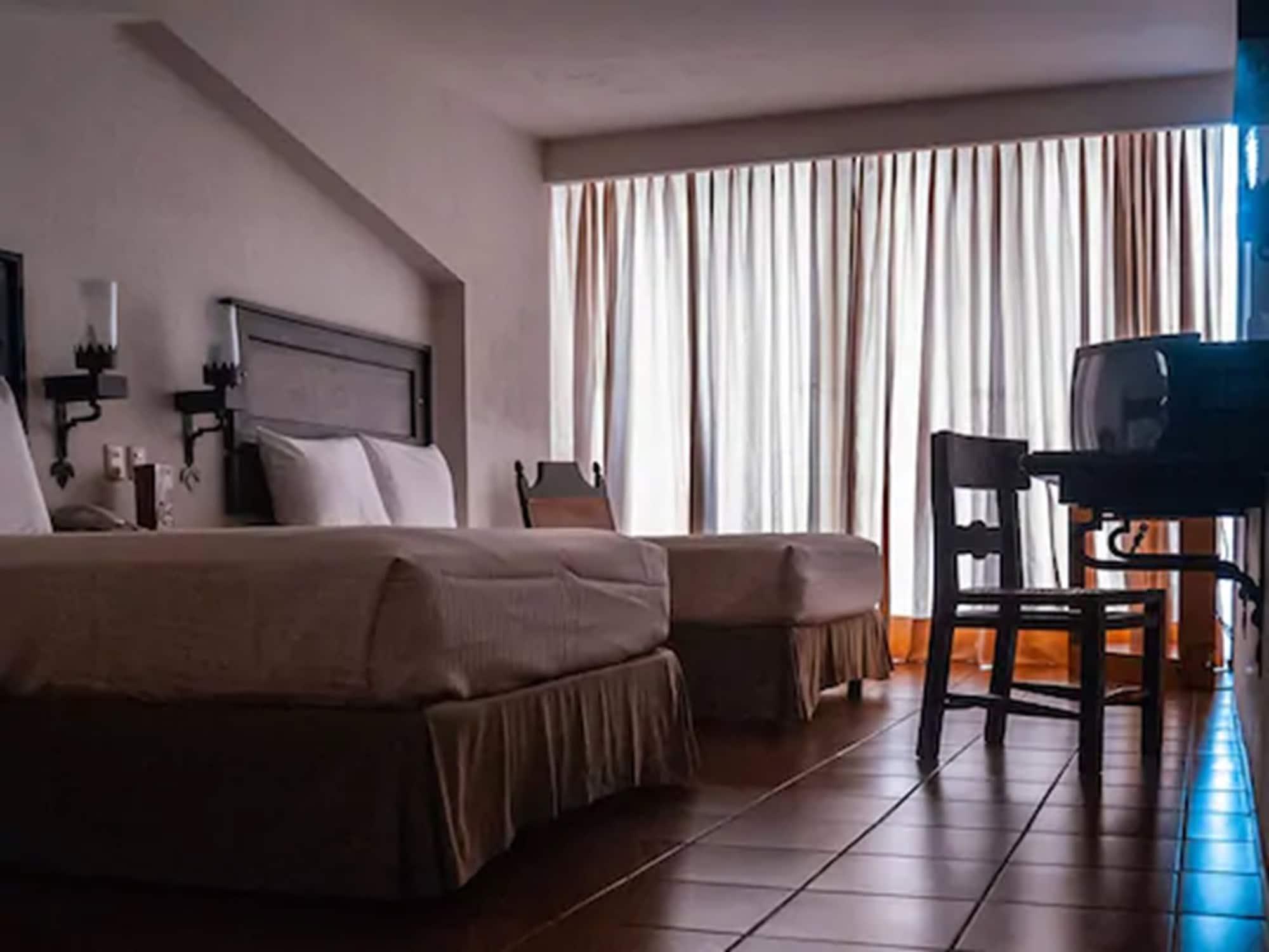 Hotel Fenix Guadalajara Esterno foto