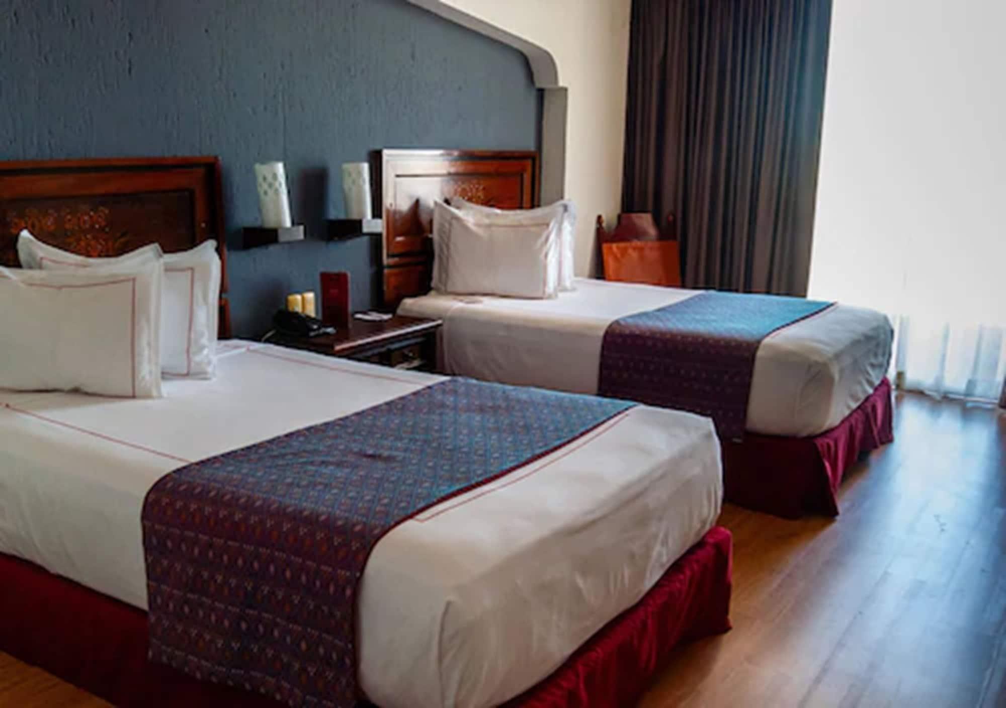 Hotel Fenix Guadalajara Esterno foto