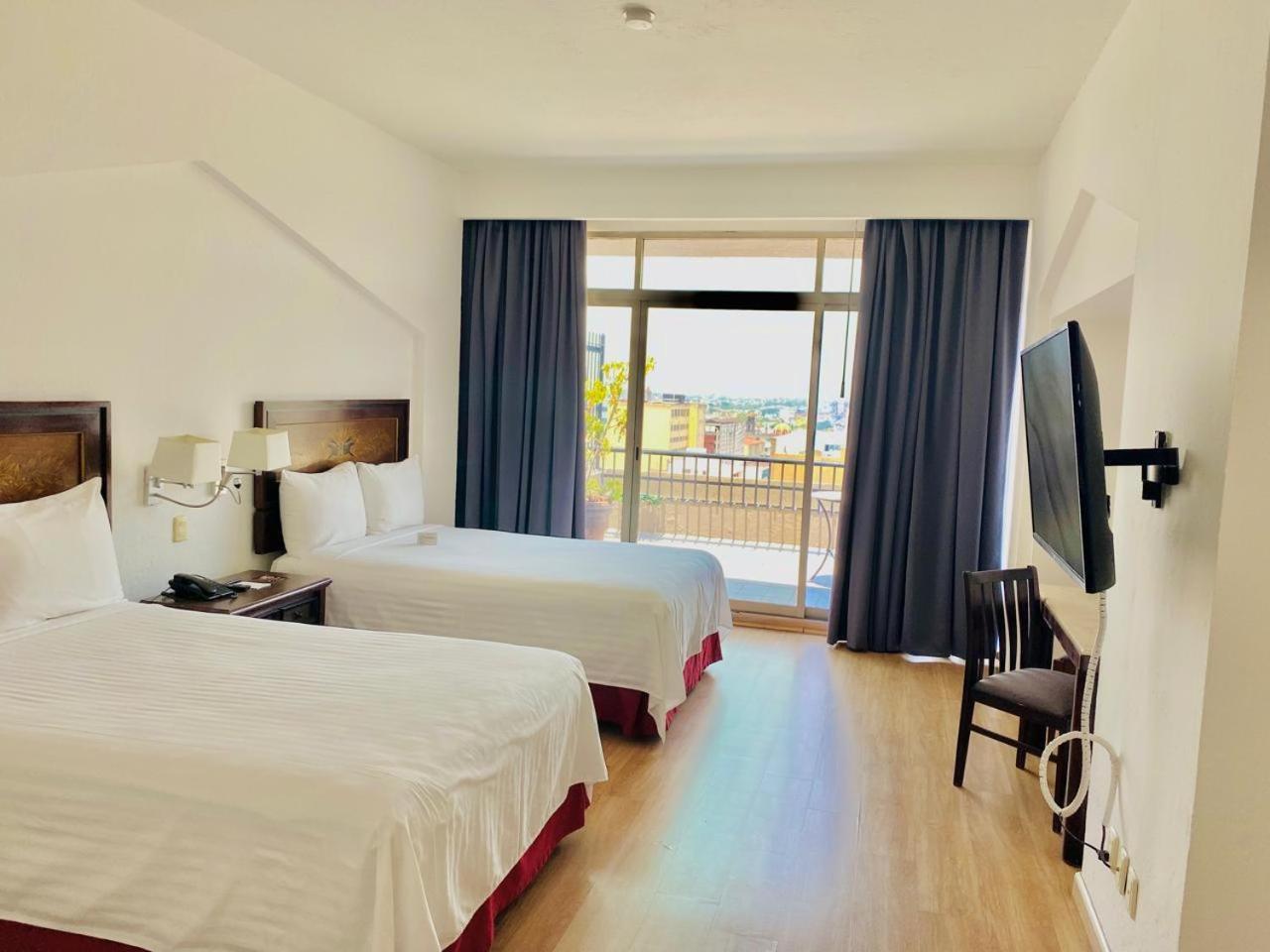Hotel Fenix Guadalajara Esterno foto