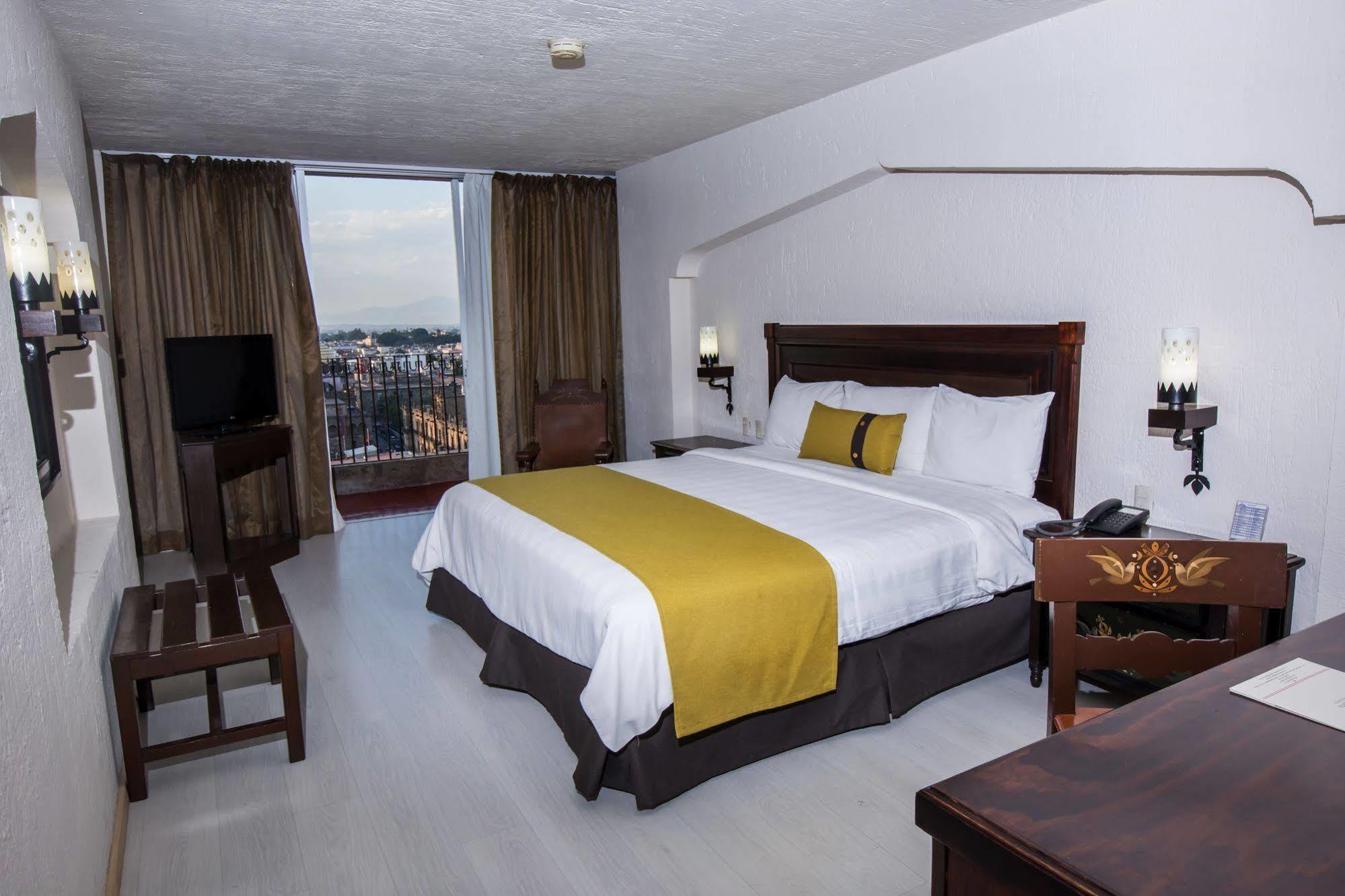 Hotel Fenix Guadalajara Esterno foto